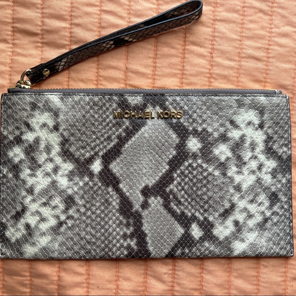 MICHAEL KORS WRISTLET 🤎
